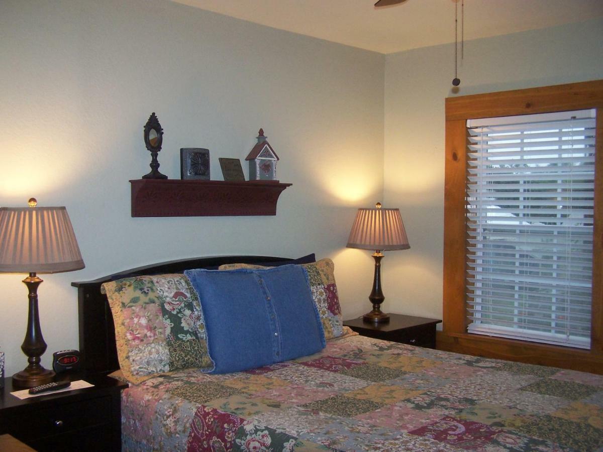 Blanco County Inn & Guesthouses מראה חיצוני תמונה