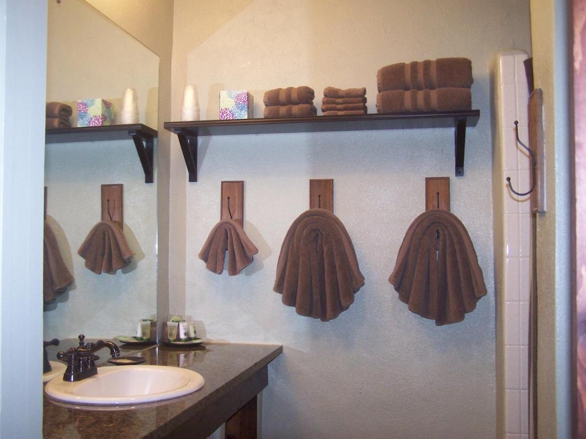 Blanco County Inn & Guesthouses מראה חיצוני תמונה